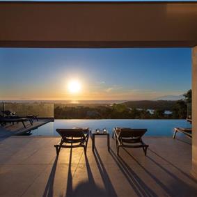 4 bedroom villa with pool & sea views, Acharavi, sleeps 8